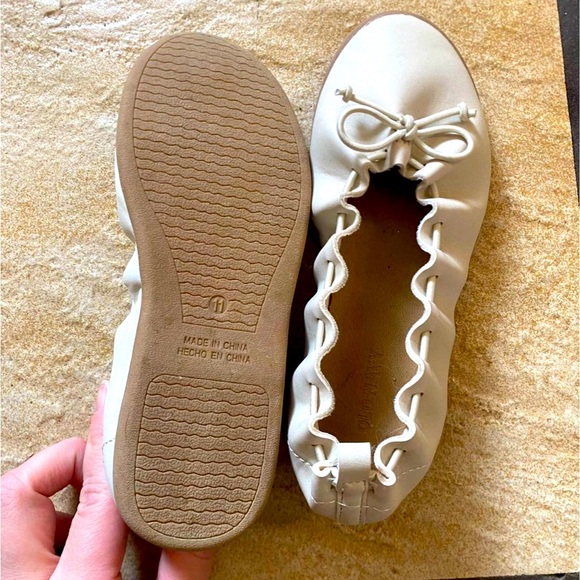 Old Navy toddler flats - Picture 3 of 3